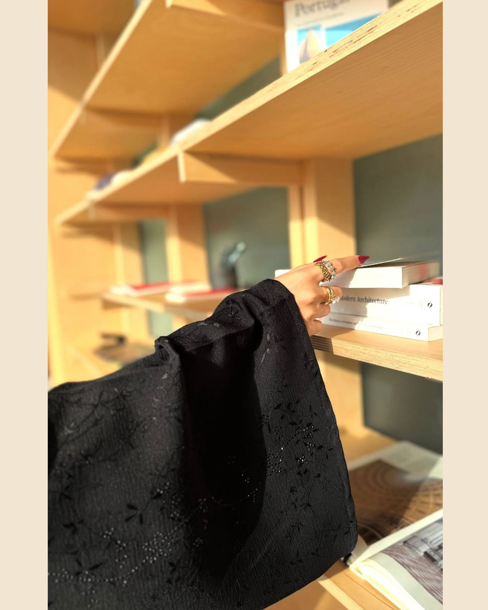 Noir Etoile Abaya - 33D45 - Image 4